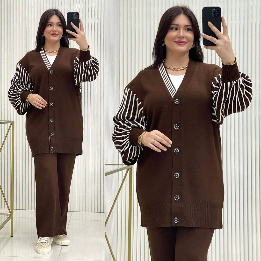 طقم تريكو أنيق بكمّات مخططة